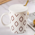 Taza de cerámica de personalidad creativa con tendencia tendencia tendencia desayunar taza de leche casera taza de café casera personalización de copa de agua femenina